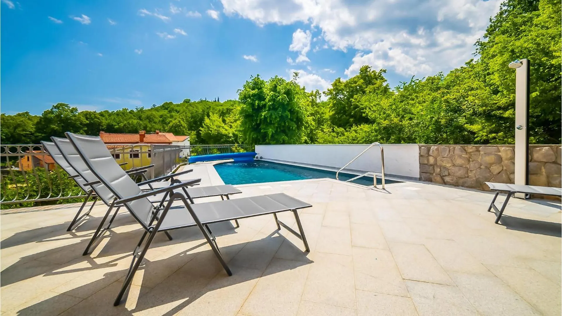 4 Bedroom Cozy Home In Matulji Casa de Férias