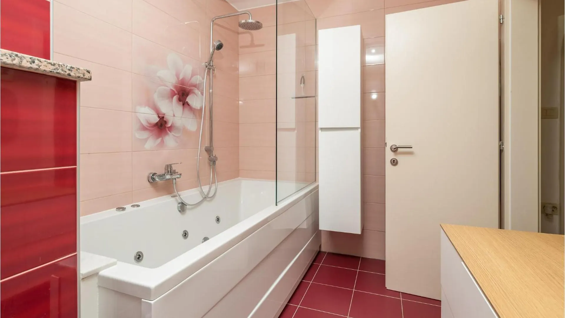 4 Bedroom Cozy Home In Matulji